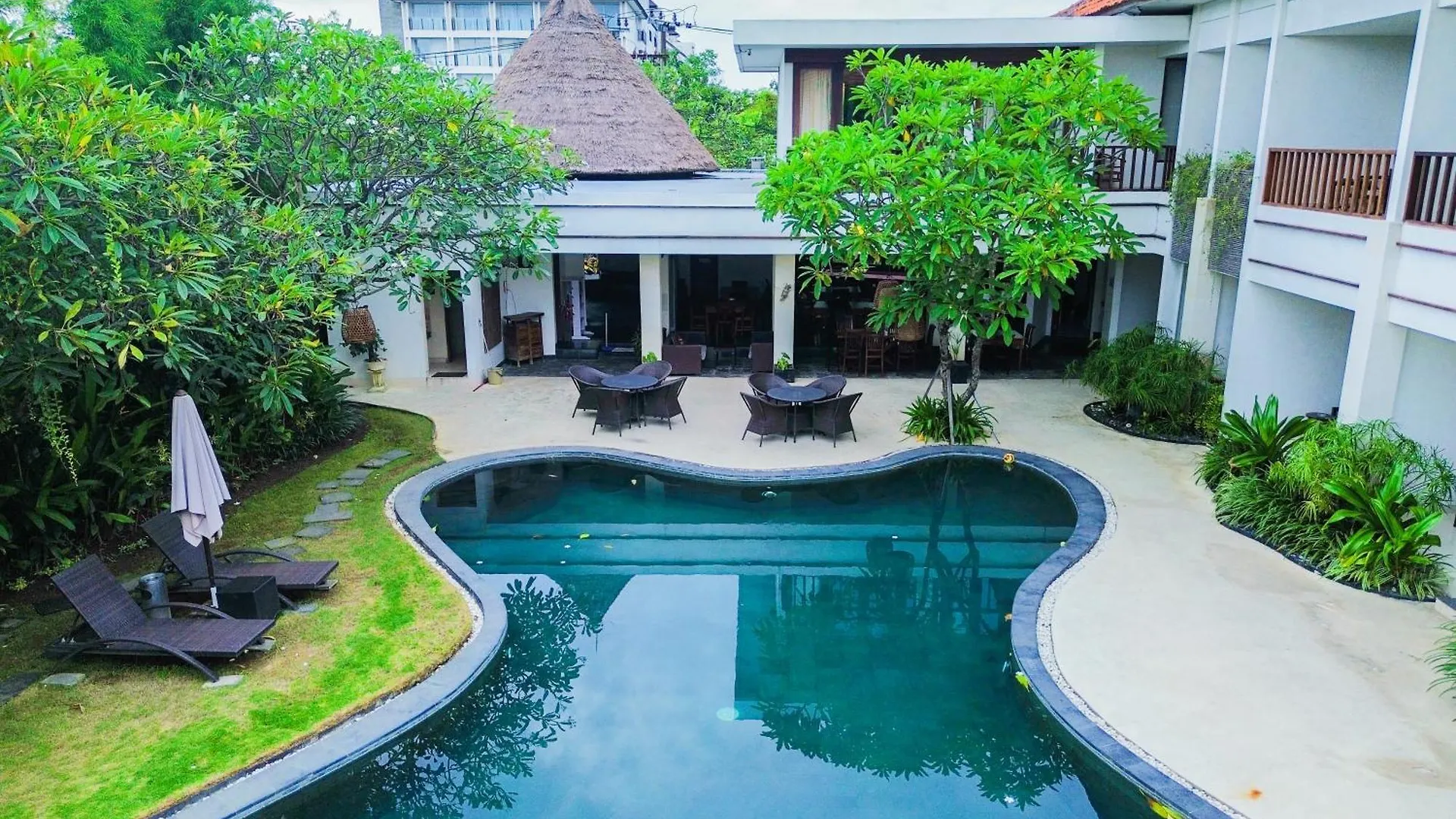 Villa Diana Bali 16 Bedrooms Seminyak   Seminyak (Bali)