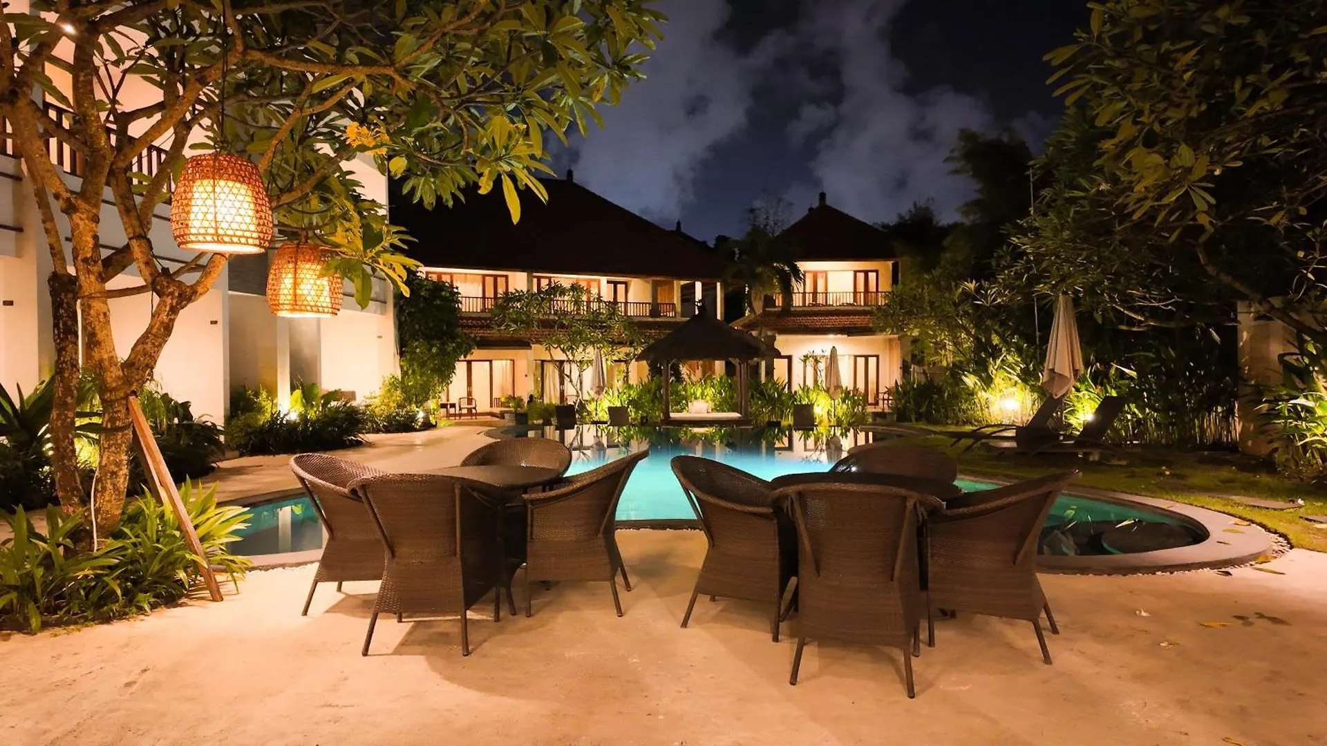 Villa Diana Bali 16 Bedrooms Seminyak   Seminyak (Bali)