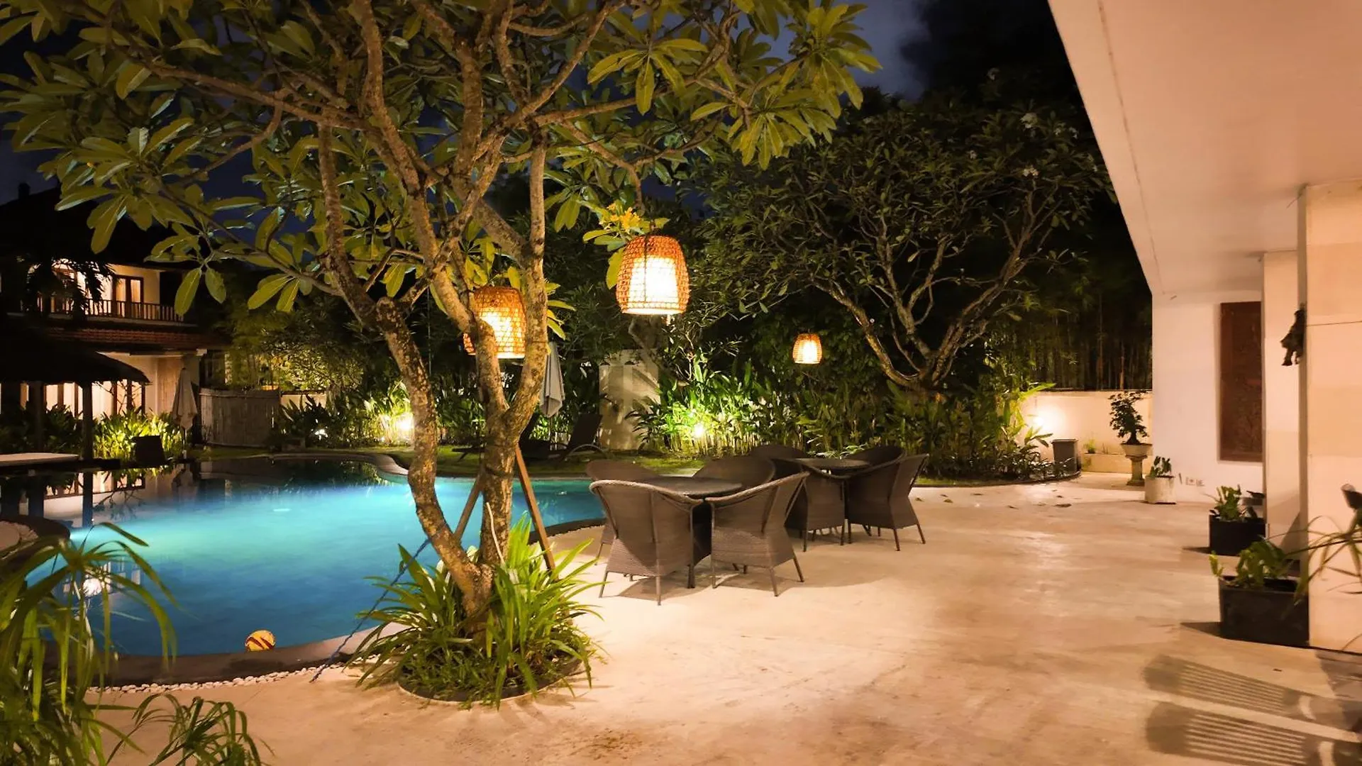 Villa Diana Bali 16 Bedrooms Seminyak  Indonesia