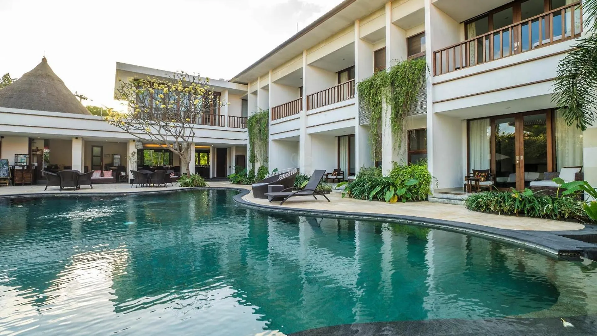 Villa Diana Bali 16 Bedrooms Seminyak