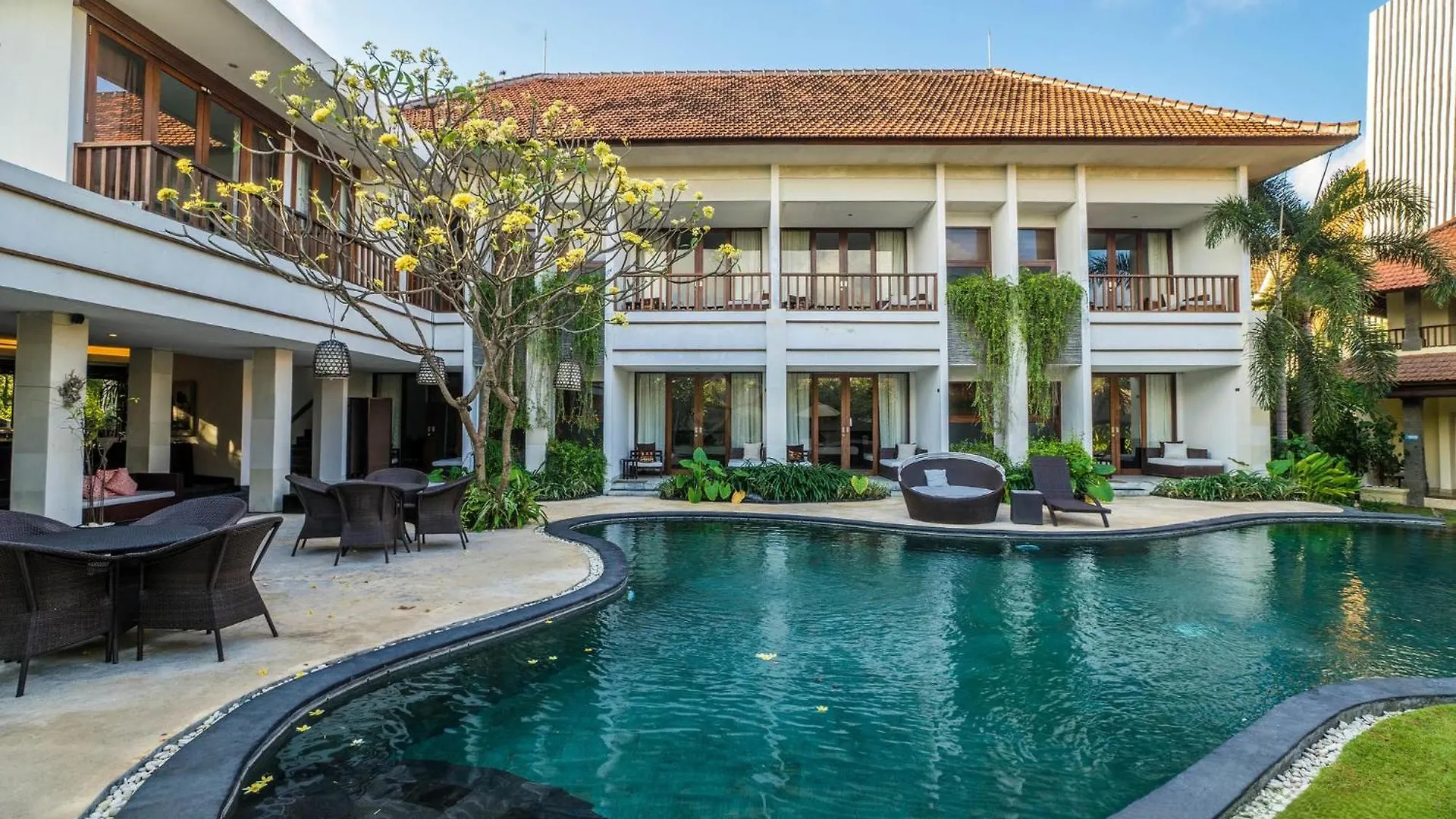 Villa Diana Bali 16 Bedrooms Seminyak