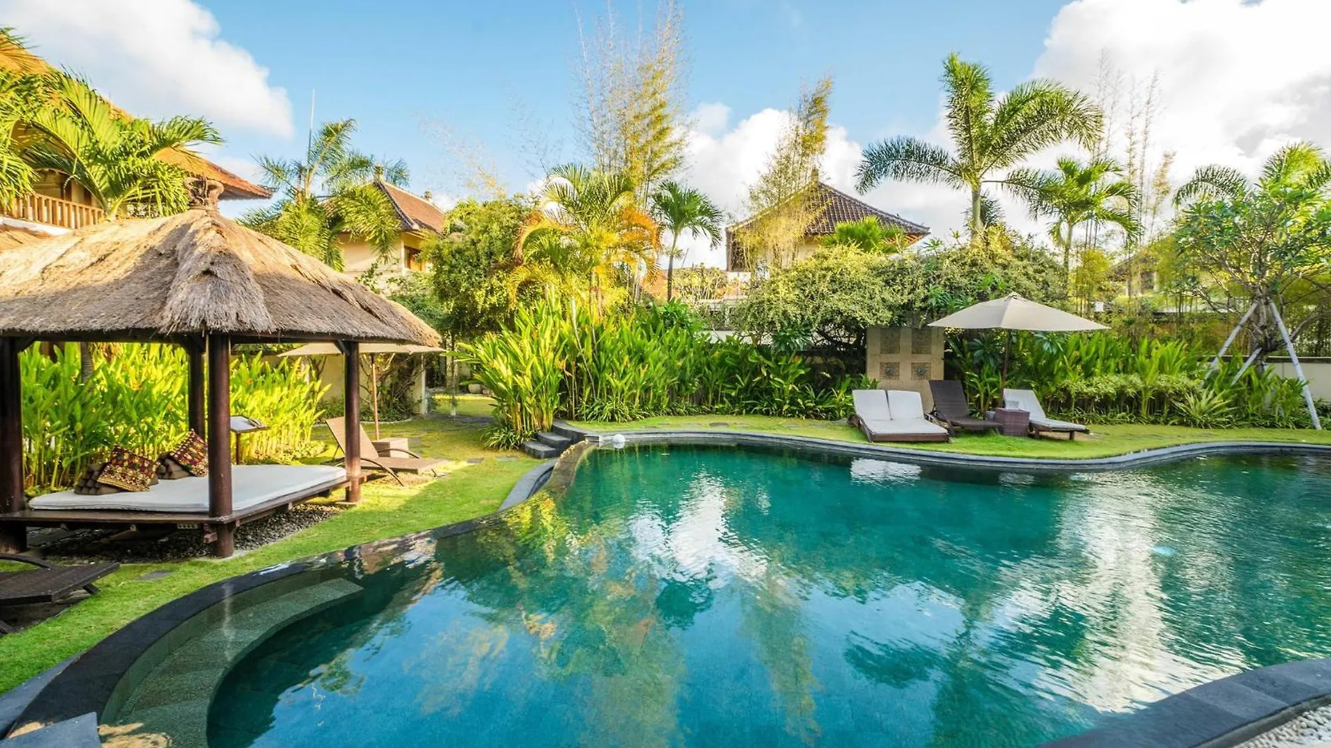 Villa Diana Bali 16 Bedrooms Seminyak