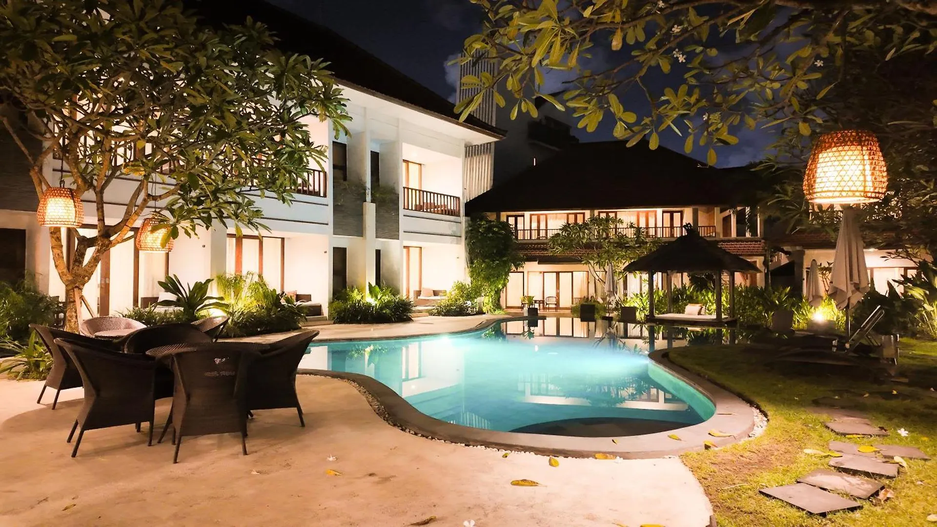 Villa Diana Bali 16 Bedrooms Seminyak