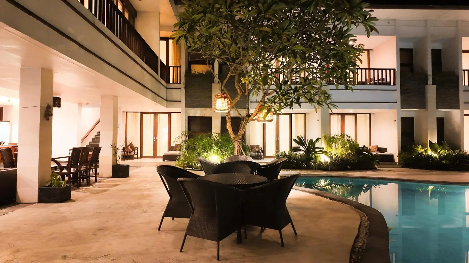 Villa Diana Bali 16 Bedrooms Seminyak   Seminyak (Bali)