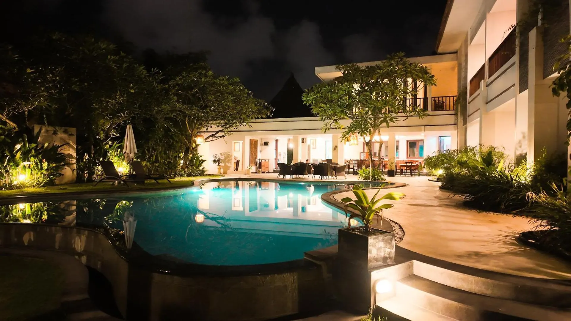 Villa Diana Bali 16 Bedrooms Seminyak  Indonesia