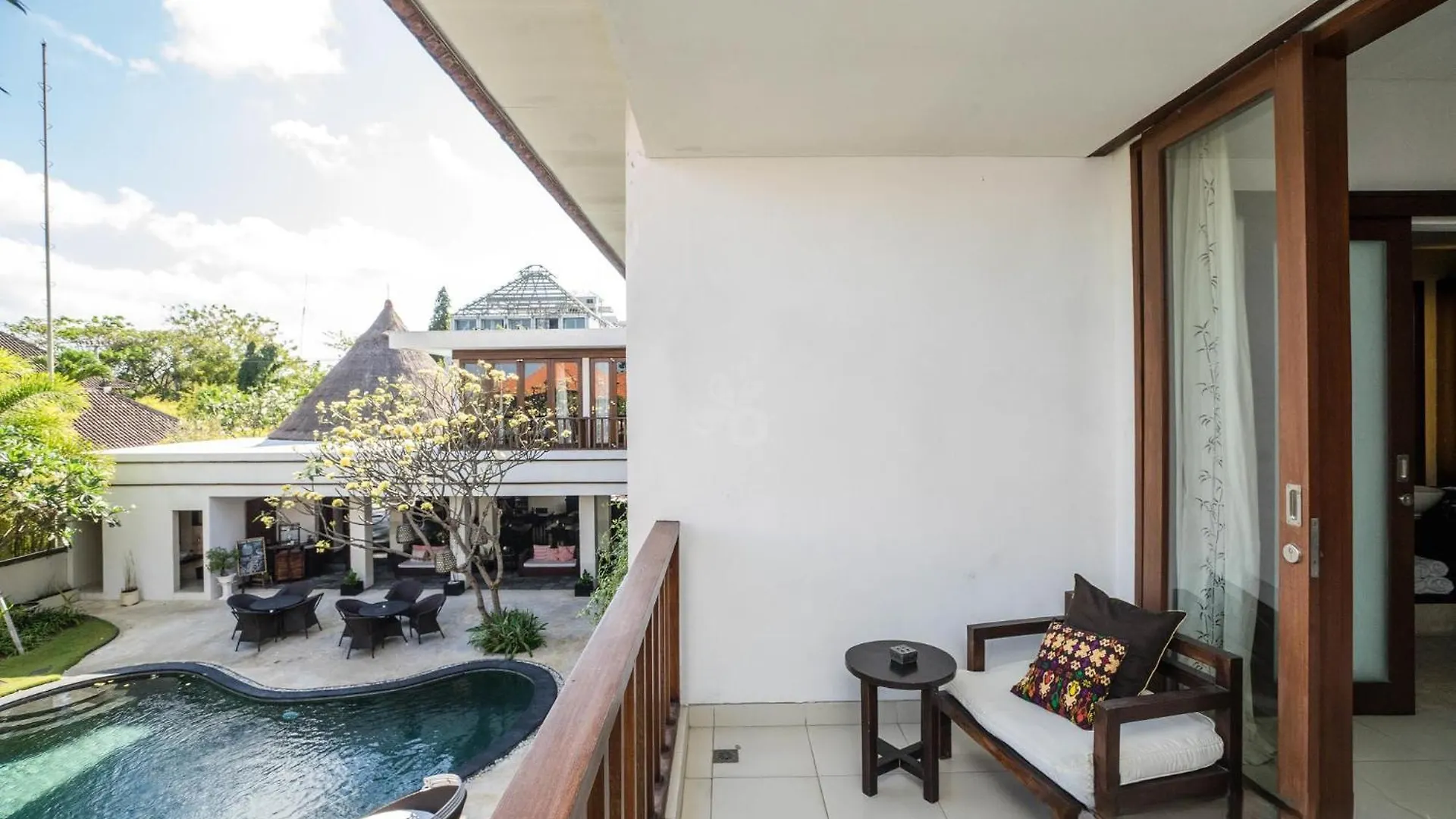 Villa Diana Bali 16 Bedrooms Seminyak  Seminyak (Bali)